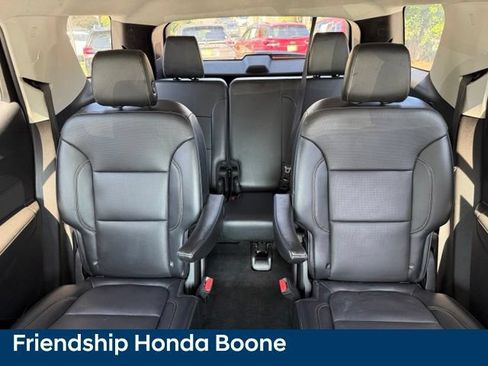 Used 2018 Chevrolet Traverse Premier w/ Driver Confidence II Package FWD image 34
