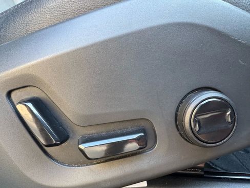 Used 2019 Volvo XC60 T6 Momentum w/ Protection Package Premier image 29