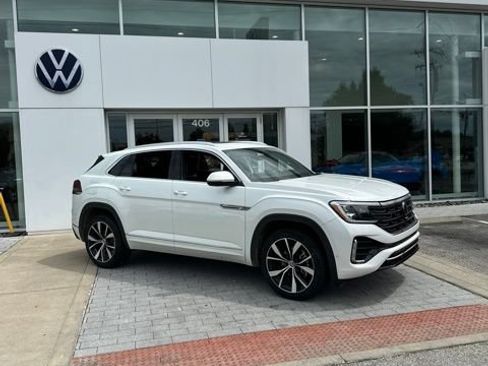 Certified 2025 Volkswagen Atlas Cross Sport SEL Premium R-Line AWD/4WD image 3