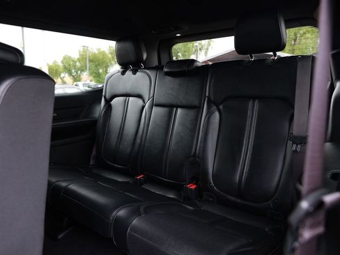 Used 2022 Jeep Wagoneer Series II RWD image 38