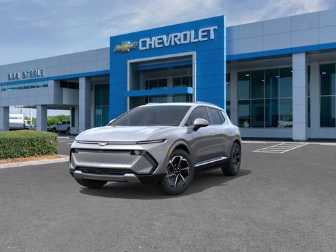 New 2025 Chevrolet Equinox EV LT image 8