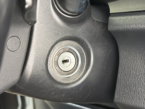 Used 2019 Toyota Camry SE FWD image 23