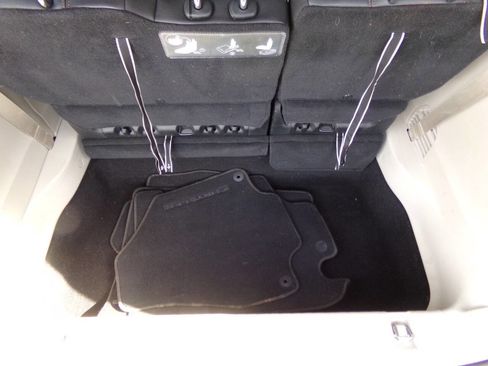 Used 2017 Chrysler Pacifica Touring-L w/ Tire & Wheel Group image 23