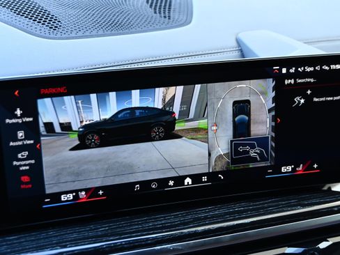 Certified 2025 BMW X6 M60i w/ Executive Package image 31