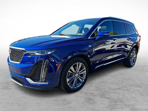 Used 2025 Cadillac XT6 Premium Luxury image 4