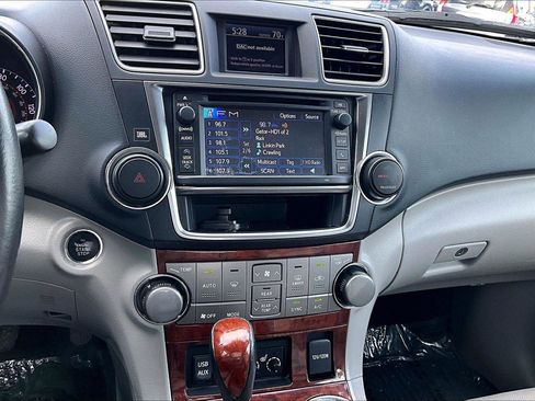 Used 2013 Toyota Highlander Limited image 15