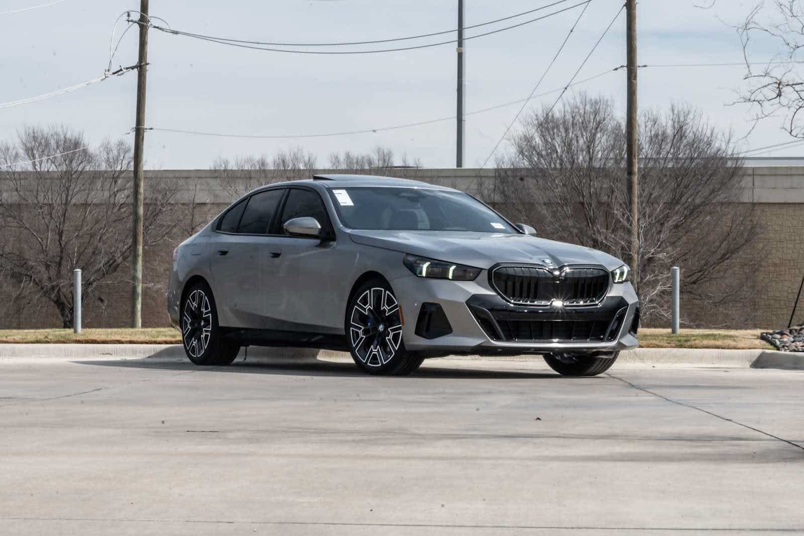 Used 2026 BMW 530i w/ M Sport Package RWD image 1
