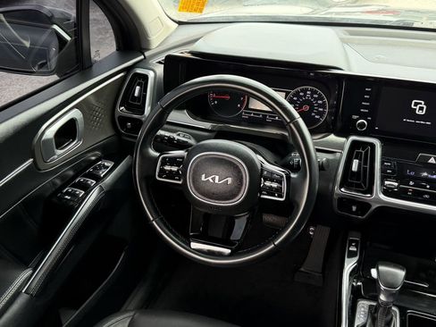 Used 2022 Kia Sorento SX FWD image 13