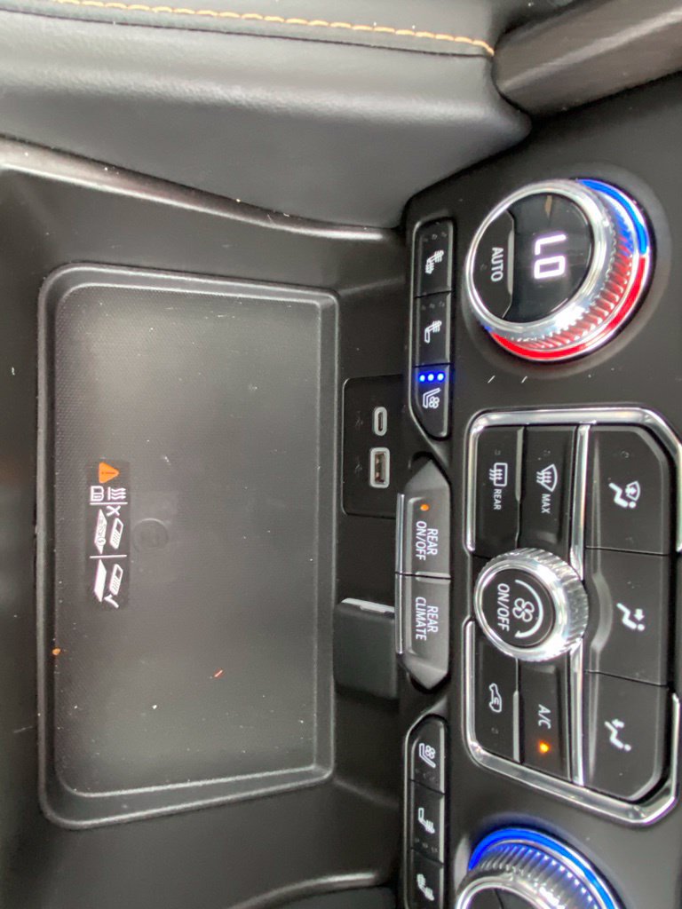 Used 2023 GMC Yukon AT4 w/ AT4 Premium Package AWD/4WD image 20