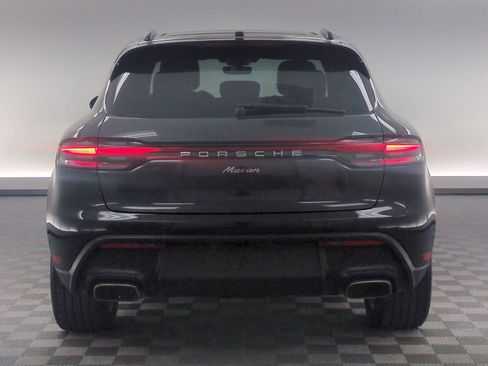 Certified 2026 Porsche Macan AWD/4WD image 9