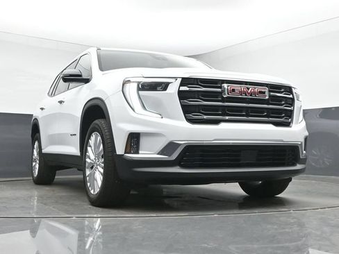 Used 2024 GMC Acadia Elevation FWD image 11