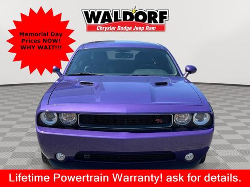 Used 2014 Dodge Challenger R/T RWD image 2