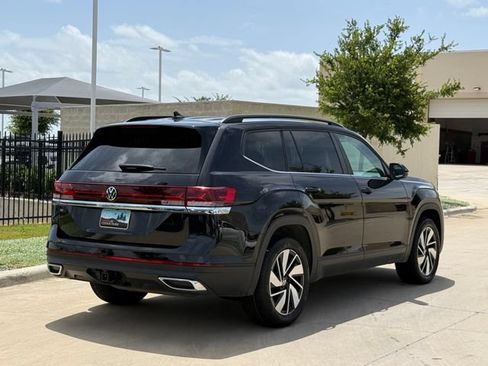 Used 2025 Volkswagen Atlas SE FWD image 4