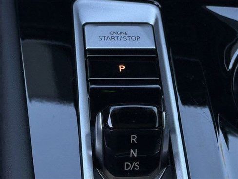 Used 2025 Volkswagen Atlas SEL Premium R-Line AWD/4WD image 19