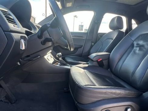 Used 2018 Audi Q3 2.0T Premium w/ Convenience Package AWD/4WD image 27