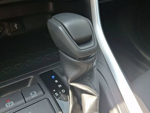 Certified 2022 Toyota RAV4 LE AWD/4WD image 14