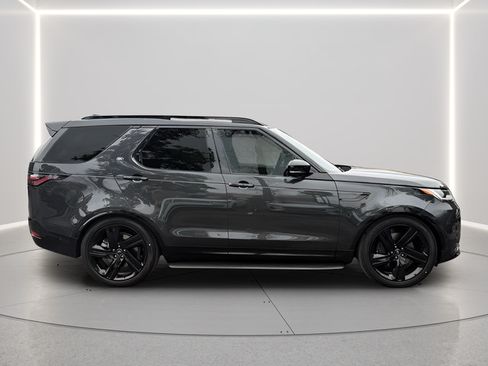Used 2026 Land Rover Discovery Limited Edition AWD/4WD image 6
