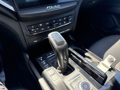 Used 2019 Maserati Ghibli S Q4 AWD/4WD image 32
