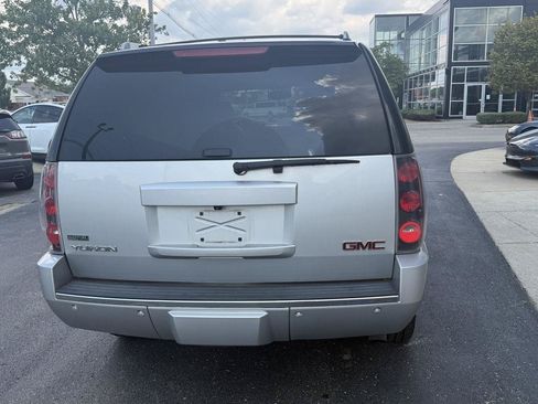 Used 2011 GMC Yukon Denali AWD/4WD image 9