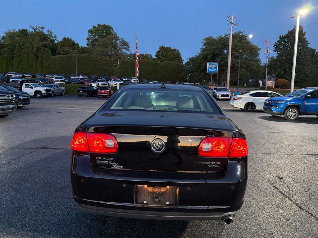 Used 2011 Buick Lucerne CXL w/ Driver Confidence Package FWD image 3
