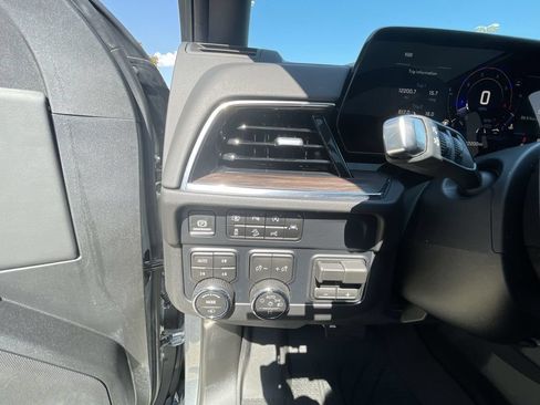 Used 2026 Chevrolet Suburban Z71 w/ Z71 Off-Road Package AWD/4WD image 18