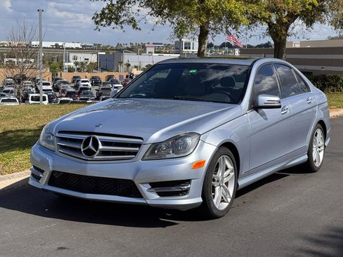 Used 2013 Mercedes-Benz C 250 Sport image 2