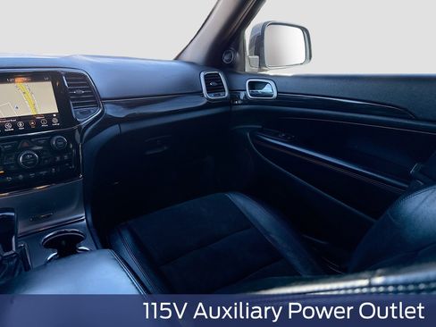Used 2020 Jeep Grand Cherokee Altitude image 27