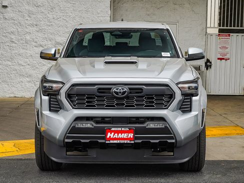 New 2026 Toyota Tacoma TRD Sport image 2