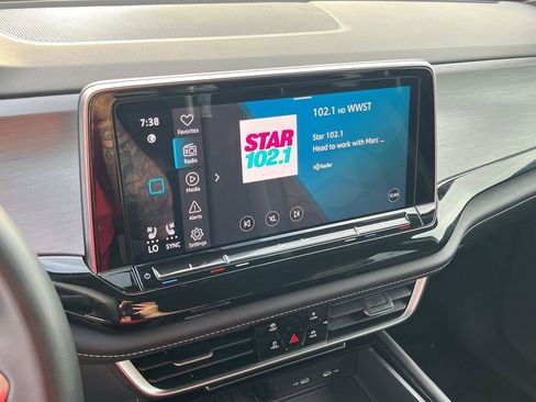 Used 2025 Volkswagen Atlas Cross Sport SE image 18