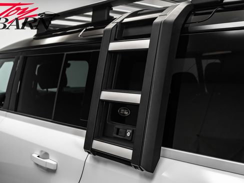 Used 2024 Land Rover Defender 110 S image 17