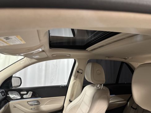 Used 2020 Mercedes-Benz GLE 580 GLE 580 w/ Parking Assist Package image 30