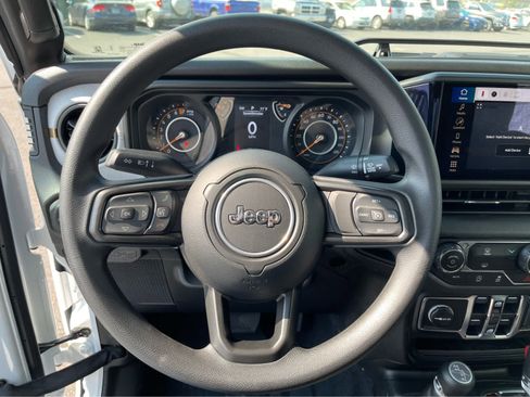 New 2025 Jeep Gladiator Sport image 20