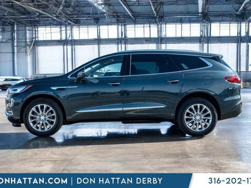 Used 2018 Buick Enclave Premium image 2