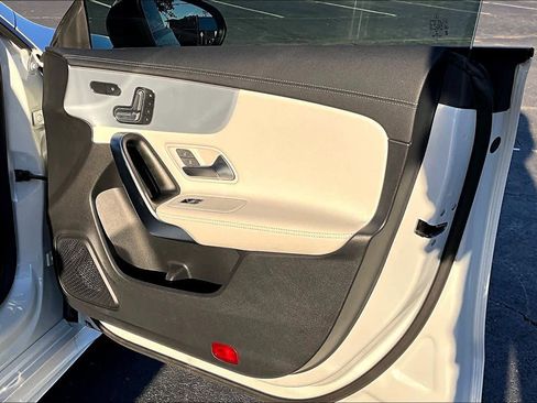 Used 2023 Mercedes-Benz CLA 250 image 22