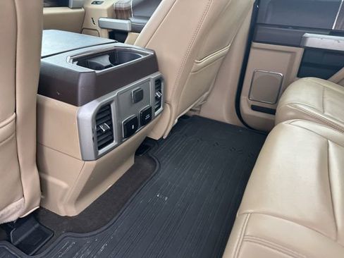 Used 2019 Ford F150 Lariat image 17