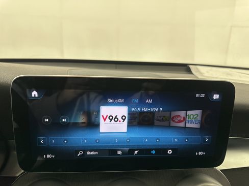 Used 2022 Mercedes-Benz GLC 300 4MATIC image 16