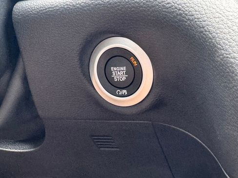 New 2026 Chrysler Pacifica Limited image 26