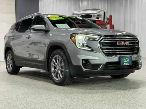 Certified 2023 GMC Terrain SLT w/ Infotainment Package II AWD/4WD image 6