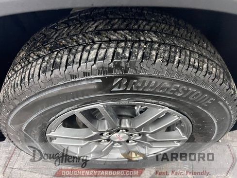 Used 2025 GMC Acadia Elevation FWD image 19