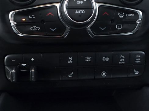 Used 2017 RAM 3500 Lone Star image 40