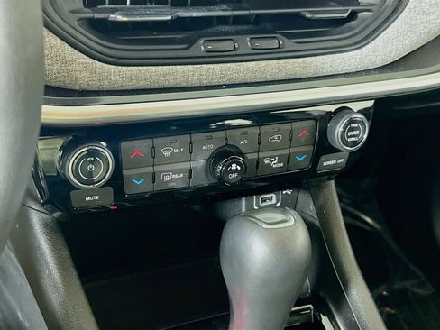 Used 2023 Jeep Compass Latitude w/ Convenience Group AWD/4WD image 15