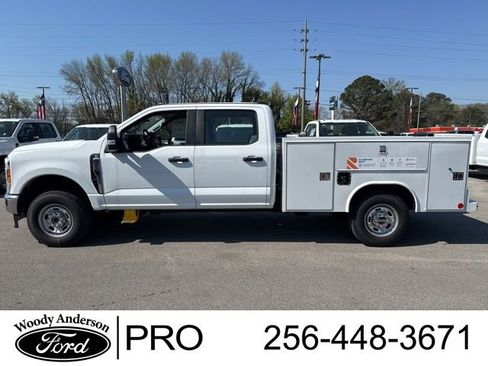 New 2025 Ford F250 XL w/ XL Chrome Package AWD/4WD image 2