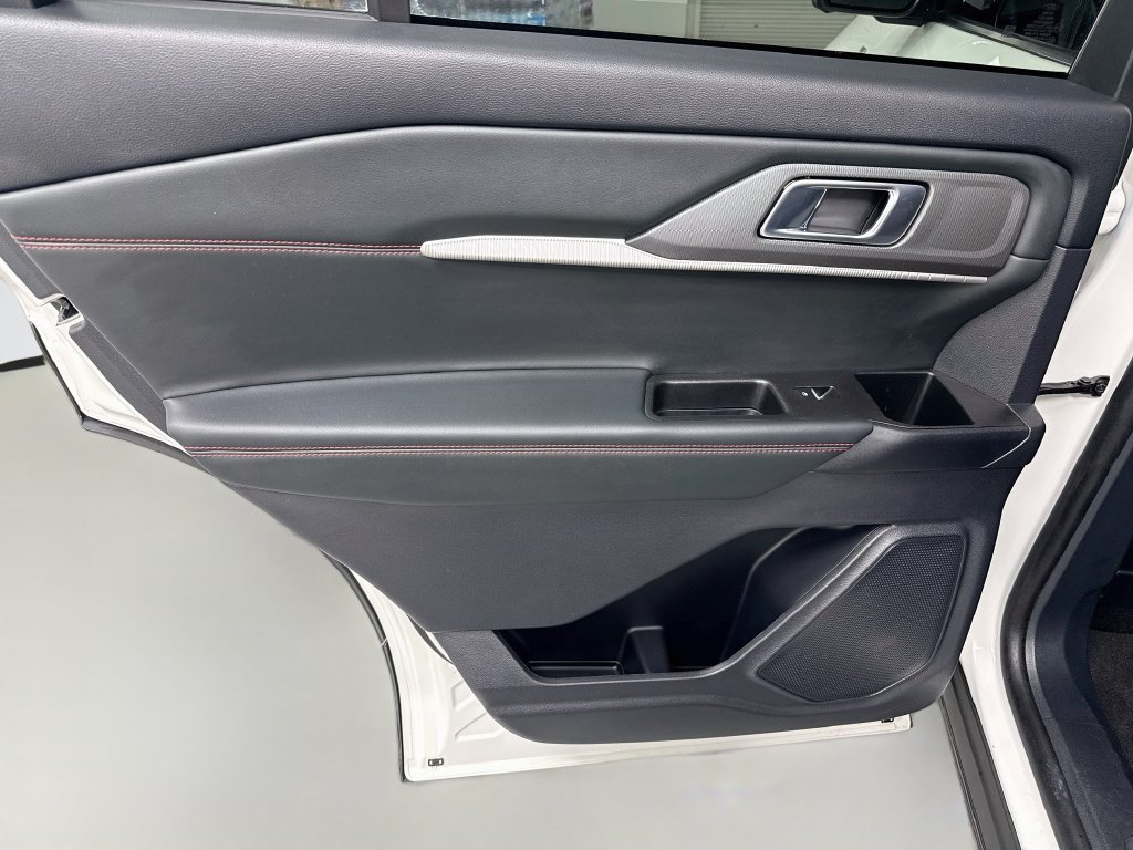 Used 2025 Ford Explorer ST-Line RWD image 37