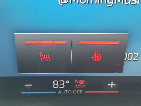 Used 2025 BMW 330i xDrive Sedan w/ Convenience Package image 24