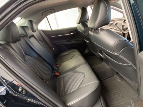 Used 2021 Toyota Camry SE FWD image 12