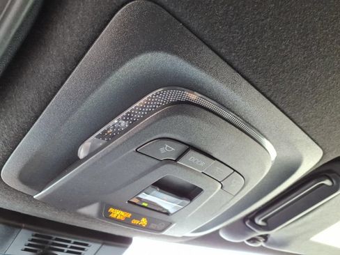 Used 2025 Toyota Corolla SE FWD image 24