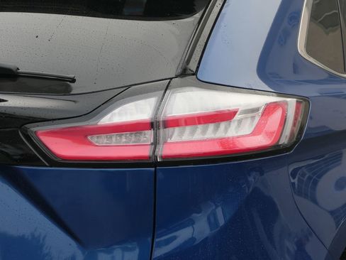 Used 2021 Ford Edge SEL w/ Convenience Package image 5