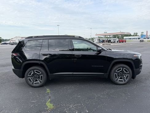 New 2026 Jeep Cherokee Laredo AWD/4WD image 6