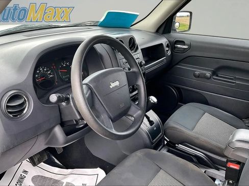 Used 2010 Jeep Patriot Sport w/ Tire & Wheel Group AWD/4WD image 21