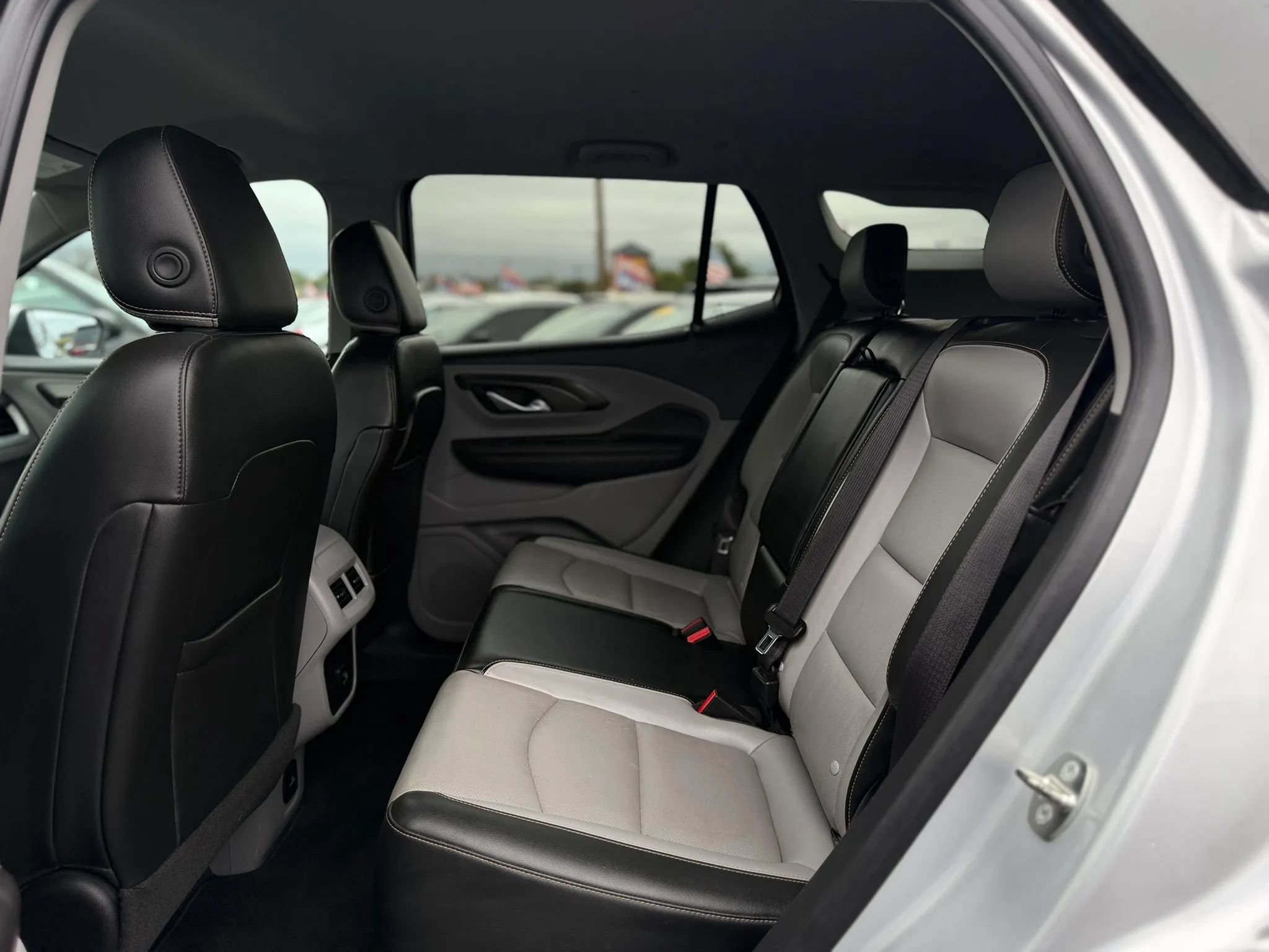 Used 2018 GMC Terrain SLT w/ Preferred Package FWD image 18